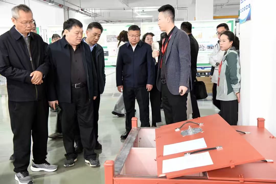 全國電動自行車安全隱患全鏈條整治工作專班調(diào)研組蒞臨長虹潤天調(diào)研指導鋰電池回收與綜合利用工作